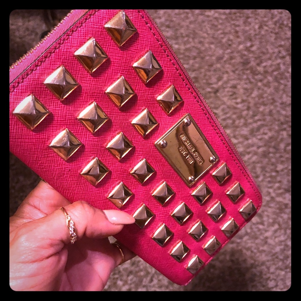 Michael Kors pyramid studded wallet💞